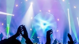 cornelia CATCH THE RHYTHM OF SUMMER